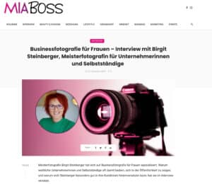 Meisterfotografin Birgit Steinberger fotografiert Unternehmerin im Business-Setting – professionelle Businessfotografie für Frauen in Österreich