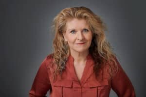 Professionelles Businessportrait einer Frau – exklusives Portraitshooting für Karriere, Sichtbarkeit & Marketing